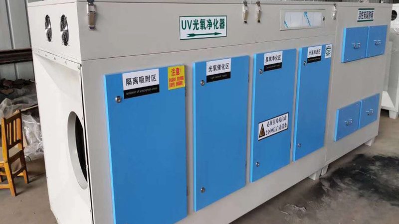 化工车间如何高效去除VOCs？活性炭吸附箱的选型关键
